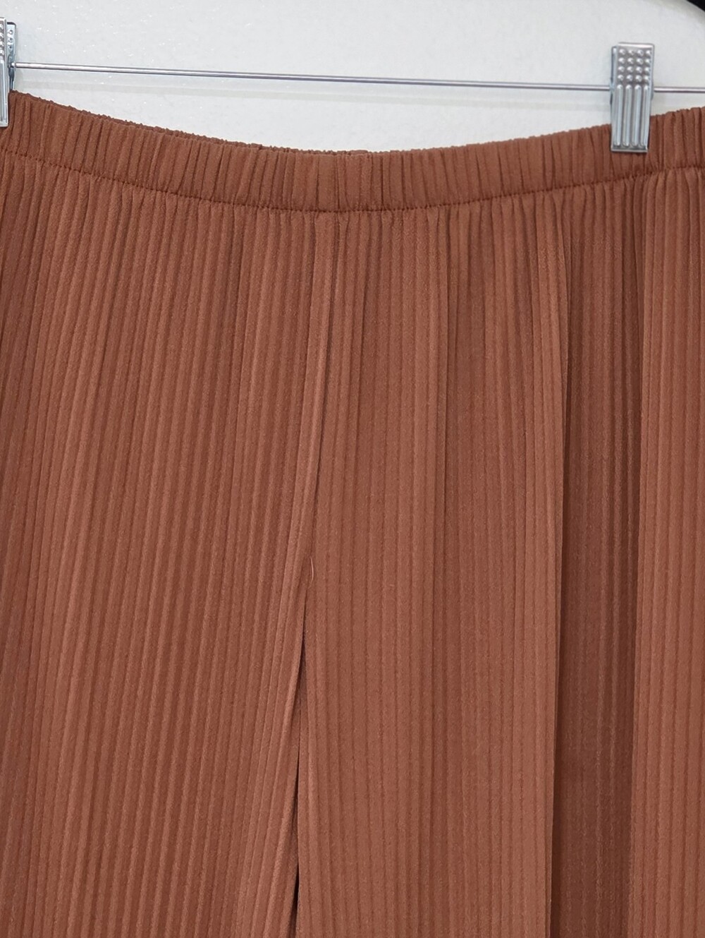 Uniqlo Ribbed Wide Leg Drawstring Waist Pants - Picture 3 of 5
